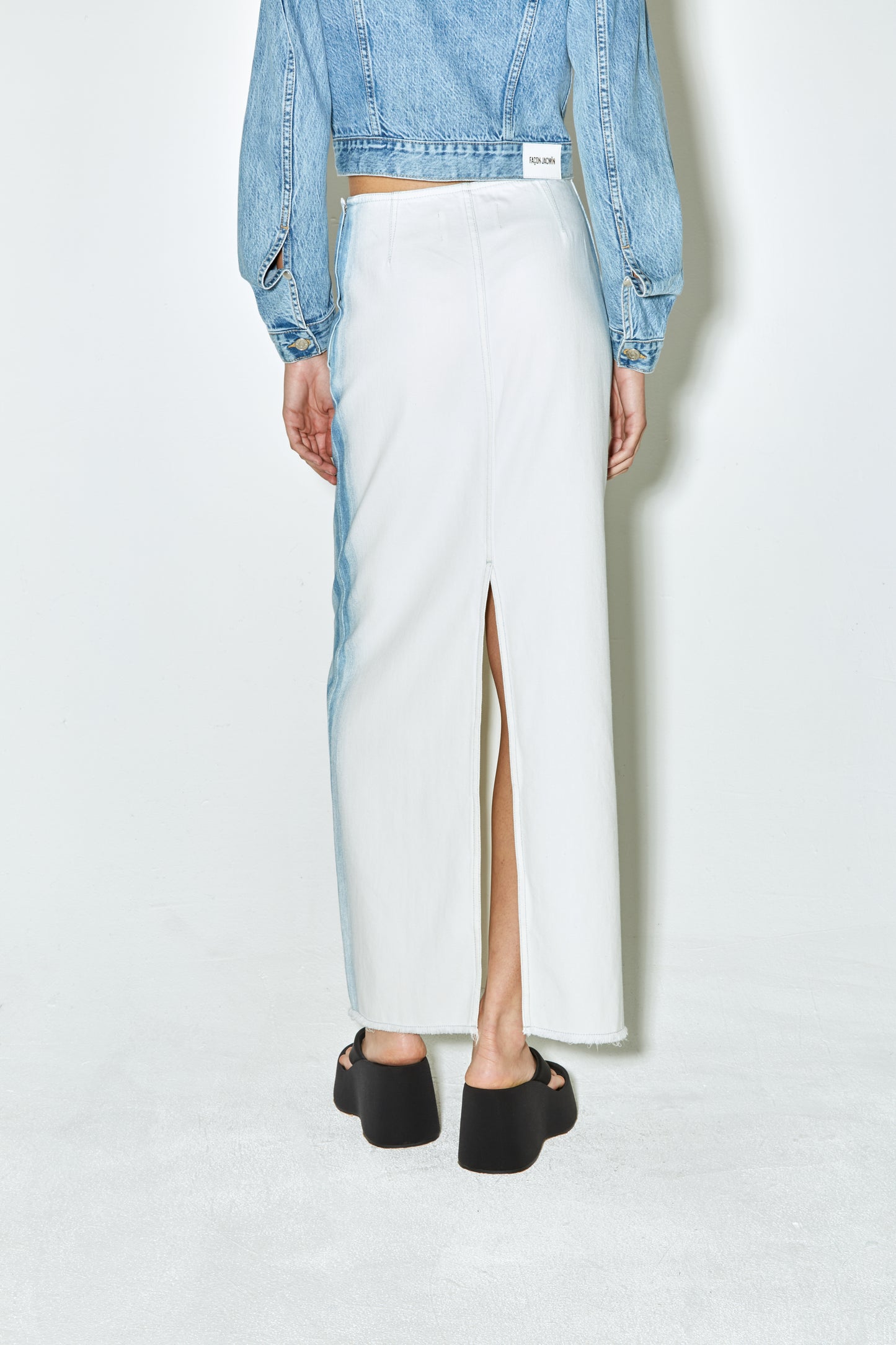 JINJI skirt blue side strip on white denim