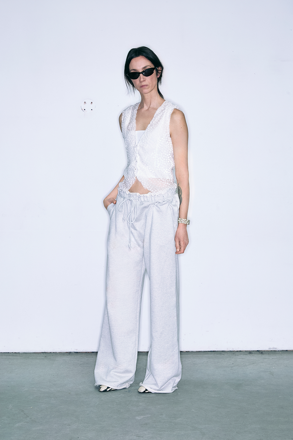TESS vest white polka dots